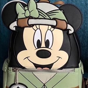 Disney loungefly Minnie Mouse backpack 🎒